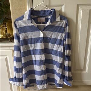 Banana Republic Blue and White Striped Button Down Shirt
